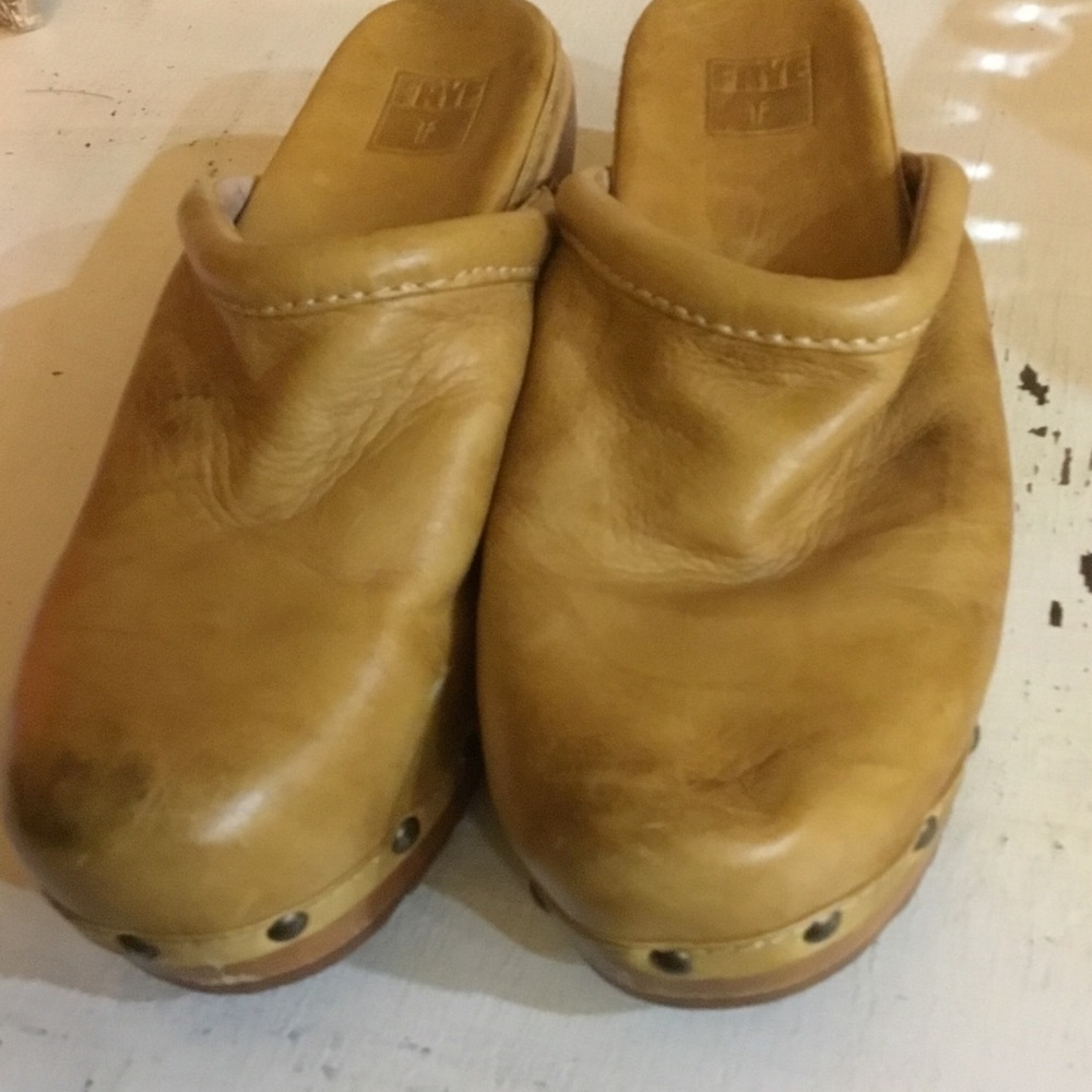 FRYE Clogs